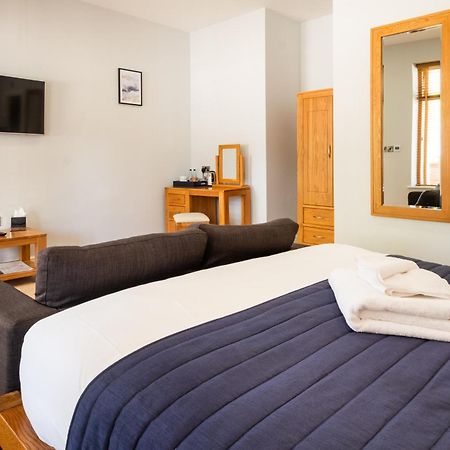 ホテル The Coach House Suffolk ローストフト エクステリア 写真
