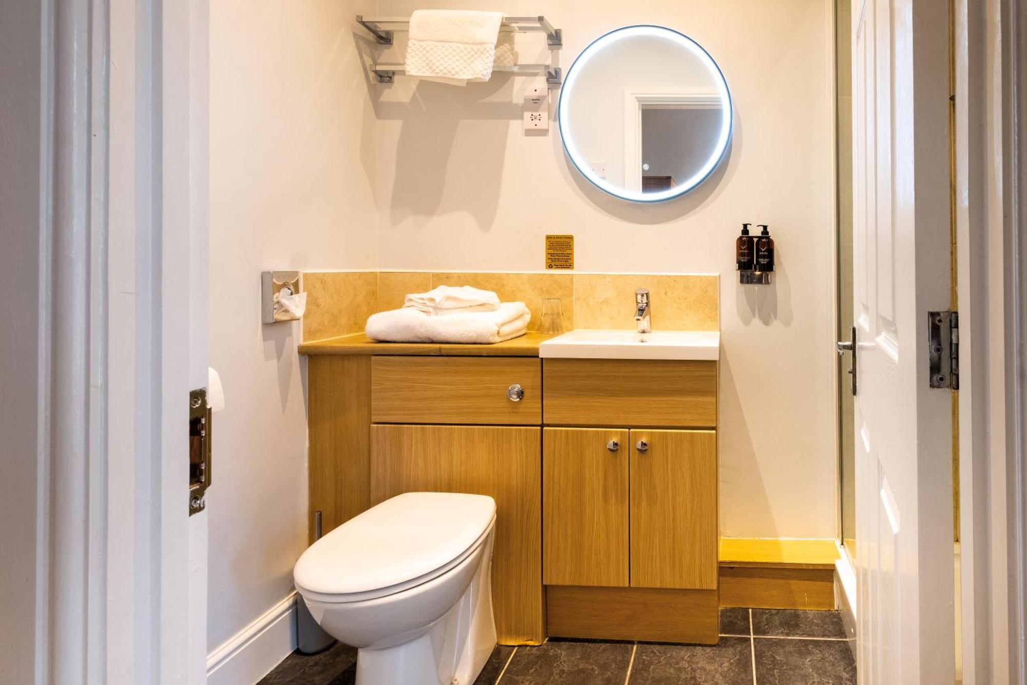 ホテル The Coach House Suffolk ローストフト エクステリア 写真