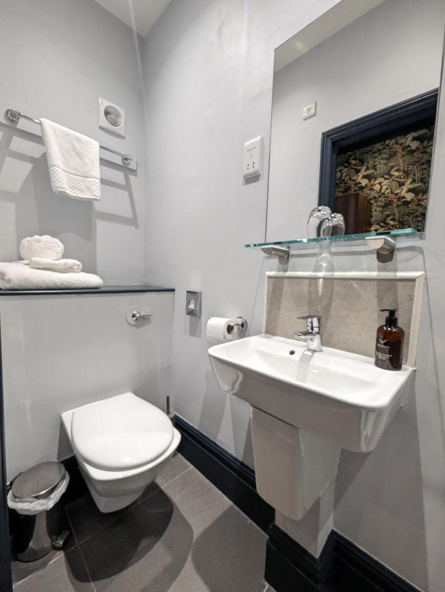ホテル The Coach House Suffolk ローストフト エクステリア 写真